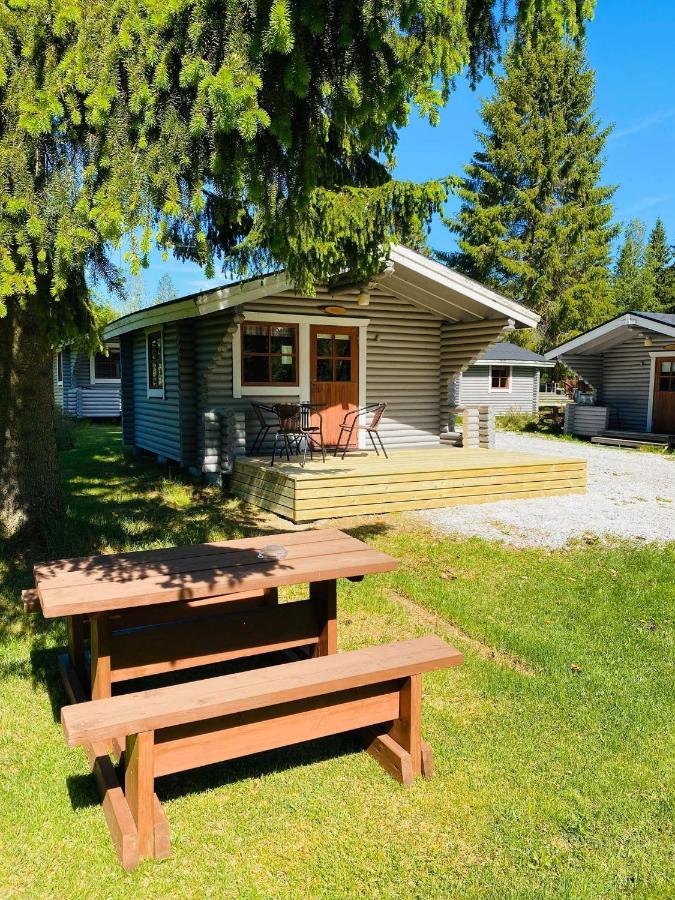 Huhtaniemen Moekkikylae Camping