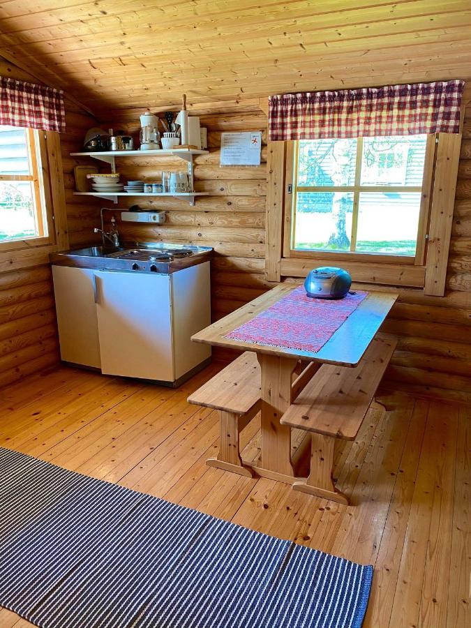 Huhtaniemen Moekkikylae Veteli