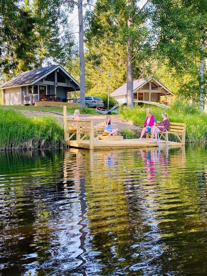 Camping Huhtaniemen Moekkikylae *