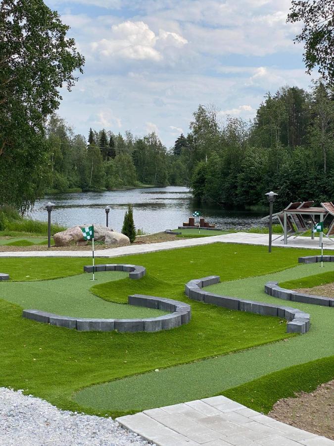 Camping Huhtaniemen Moekkikylae *