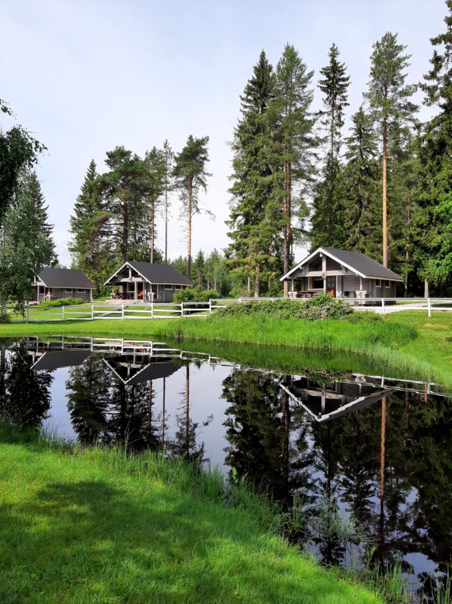 Camping Huhtaniemen Moekkikylae *